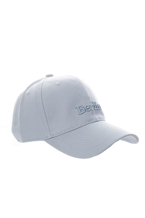 Gorra con bordado berlín
