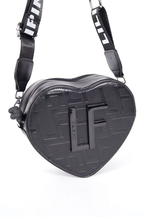 Bolso con forma de corazón
