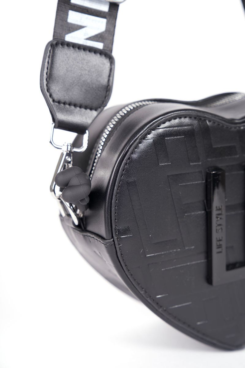BOLSO-CON-FORMA-DE-CORAZON.BO557_000001_2.jpeg