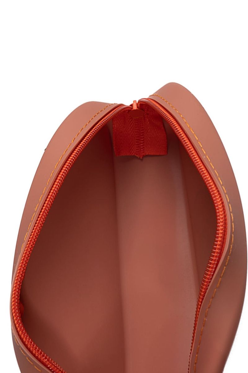 CARTUCHERA-CON-DISENO-DE-CAPIBARA.CH157_000034_3