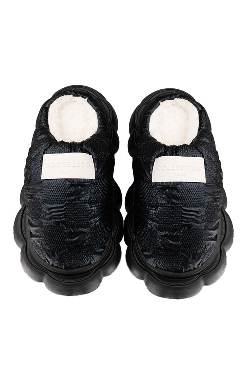 Pantuflas con diseños brillantes