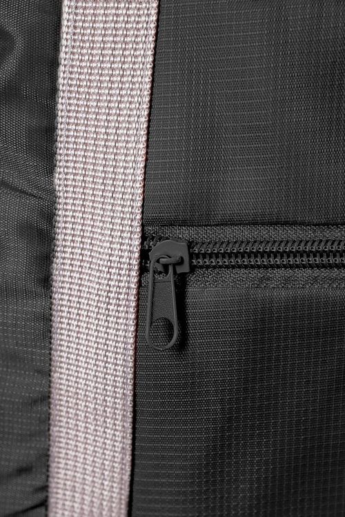 Bolso deportivo tipo morral con compartimientos