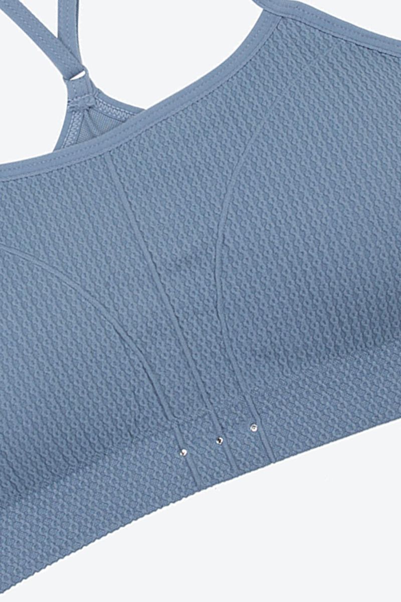 Top-x2-tipo-seamless-con-tirantes-cruzados-y-textura-espiga.MJ138-038_000123_4