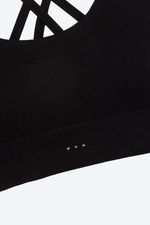 Top-x2-tipo-seamless-tirantes-cruzados-y-textura-espiga.MJ138-039_000123_4