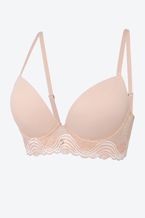 Conjunto brasier más dos panties en microfibra con encaje