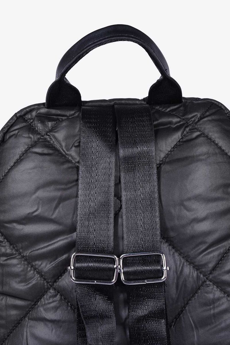 MORRAL-CON-ASAS-AJUSTABLES-Y-BOLSILLOS-AUXILIARES.BO958_000001_5
