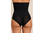Modelando con estilo en ropa shapewear