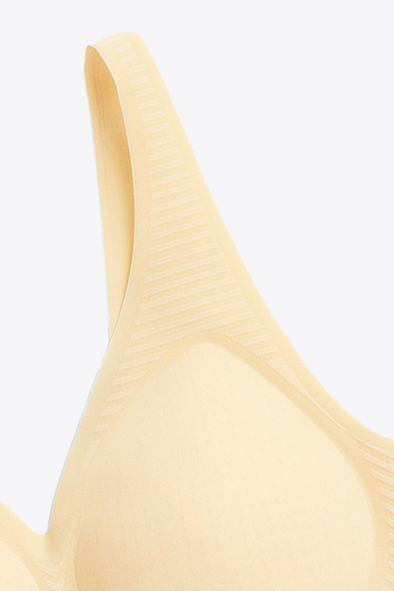 TOP-INDIVIDUAL-CON-COPA-CORTE-LASE-EN-MICROFIBRA.IM111-002_000005_6.m