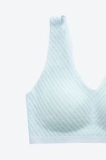 TOP-INDIVIDUAL-CON-COPA-CORTE-LASER-EN-MICROFIBRA-CON-TEXTURA.MJ111-023_000023_3.m