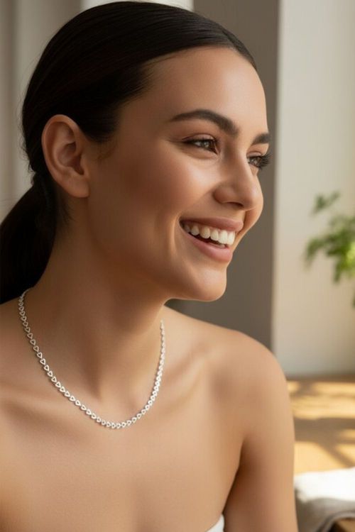 Collar elegante con diseño delicado