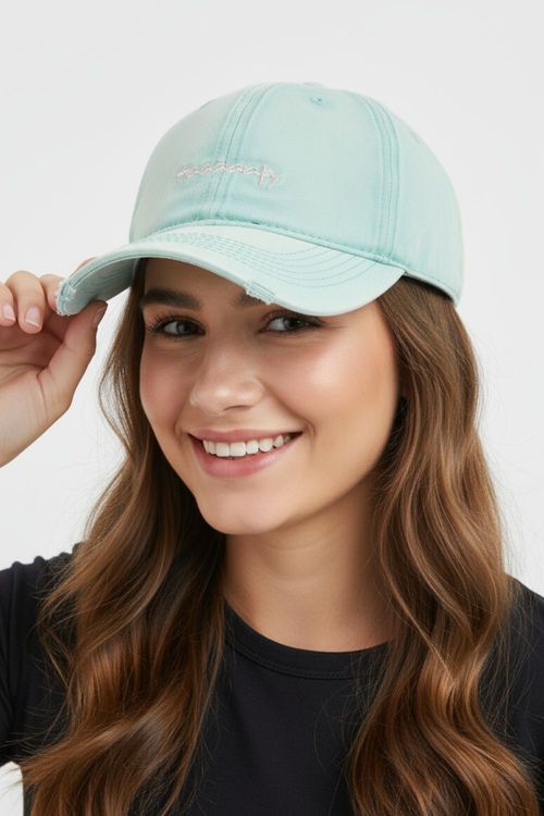 Gorra ajustable con diseño moderno