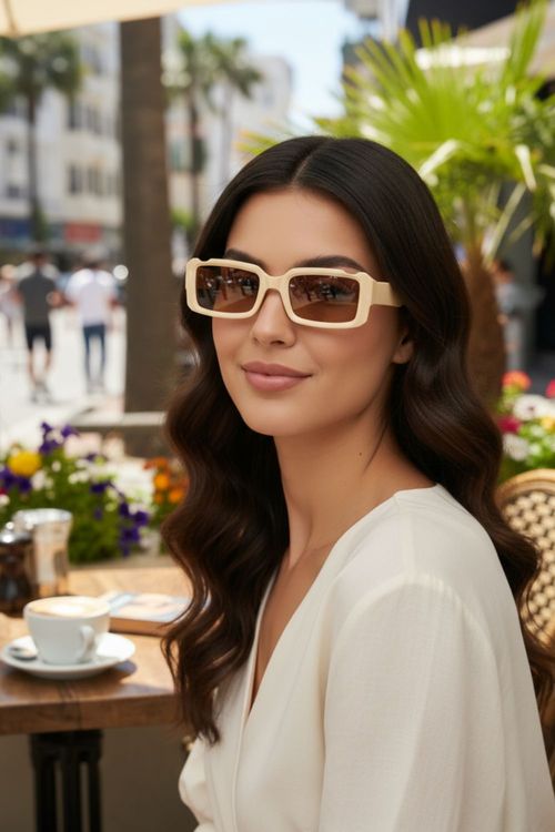 Gafas de sol con diseño rectangular y moderno