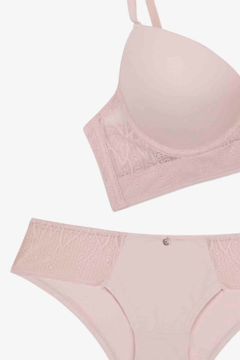 CONJUNTO-DE-TRES-PIEZAS-EN-MICROFIBRA-Y-ENCAJE.2190_000018_2