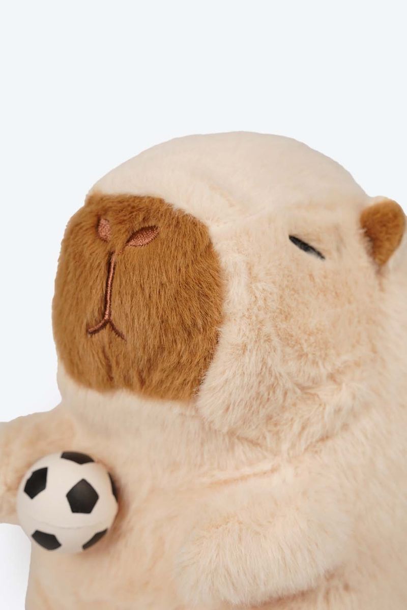 PELUCHE-PEQUENO-DE-CAPIBARA-DEPORTIVO.FJP050_000005_4