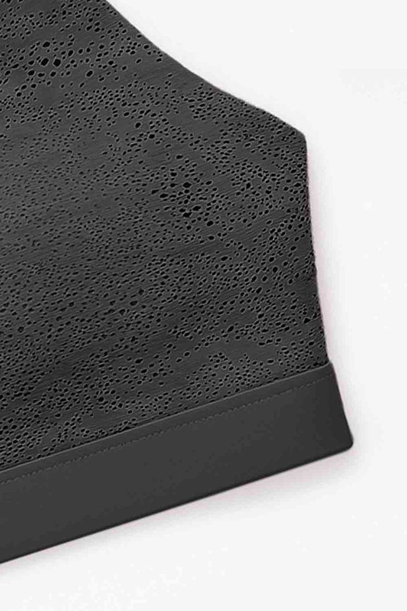 TOP-EN-MICROFIBRA-CON-TECNOLOGIA-CORTE-LASER.MJ111-024_000001_4