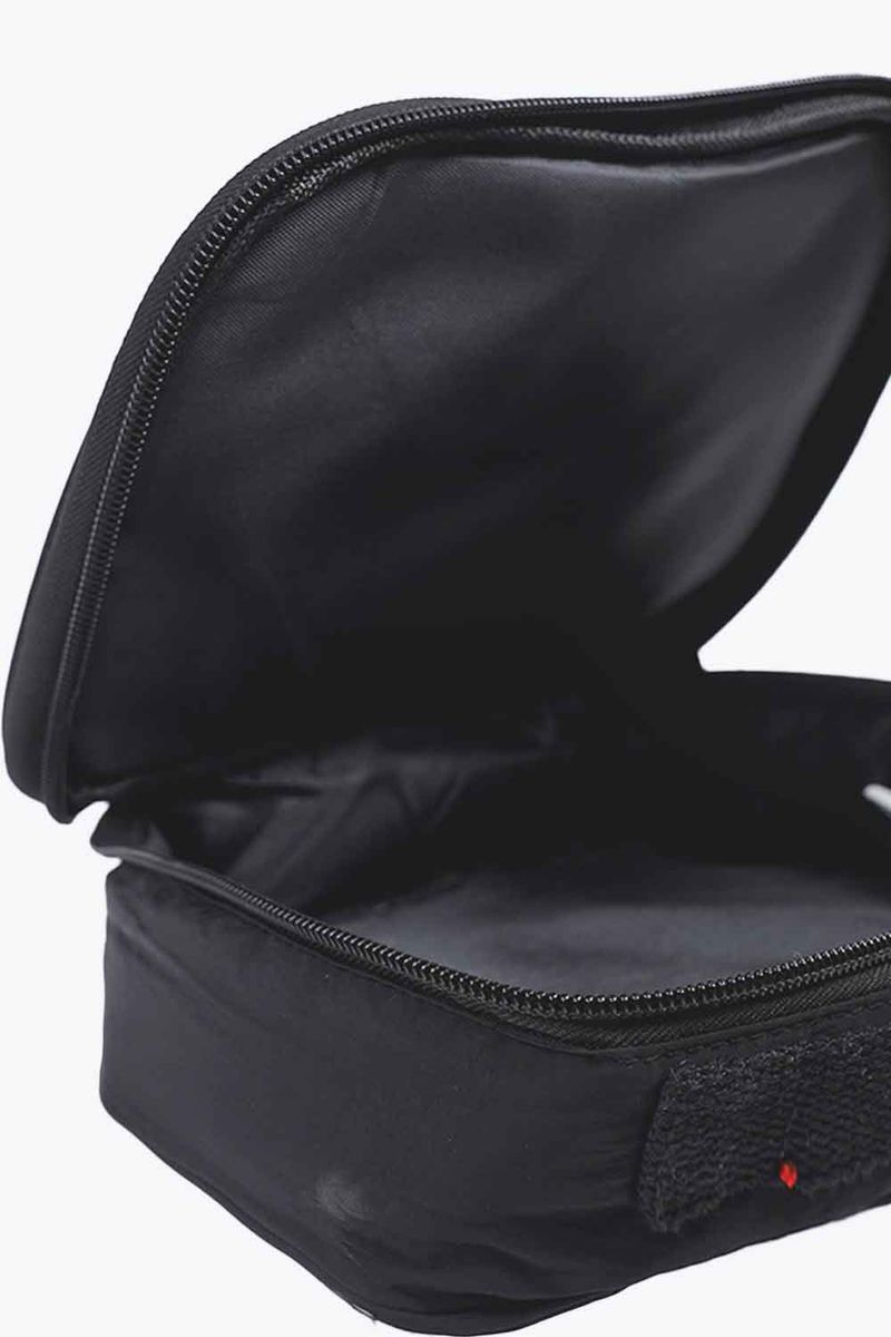 COSMETIQUERA-PRACTICA-CON-DISENO-DE-MICKEY-CLASICO.CQ128_000000_3