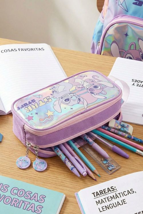 Cartuchera con diseño de stitch y cierre de cremallera