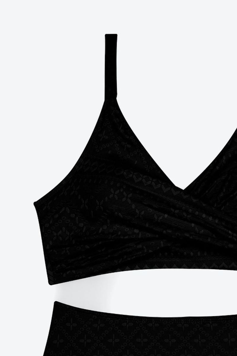 VESTIDO-DE-BANO-BIKINI-EN-MICROFIBRA-CON-TEXTURA-DE-OJALILLO.VB196-021_000001_6