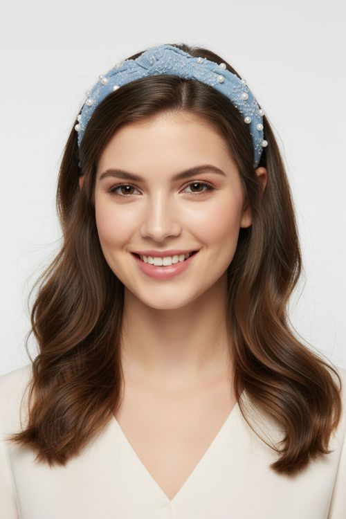 Balaca para el cabello confeccionado en denim y detalle de perlas