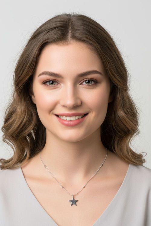 Collar con delicado y dije de estrella