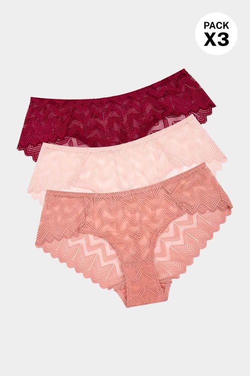 Panty hipster fabricado en encaje delicado paquete x3