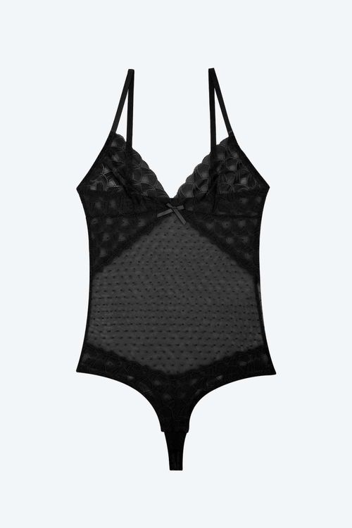 Bodi en malla con transparencias y cortes delicados