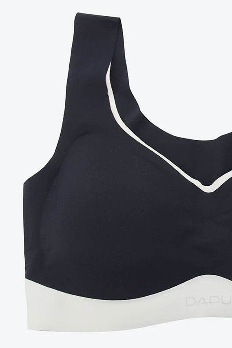 Top-Con-Escote-Triangular-Corte-Laser-En-Microfibra-Negro-Tm