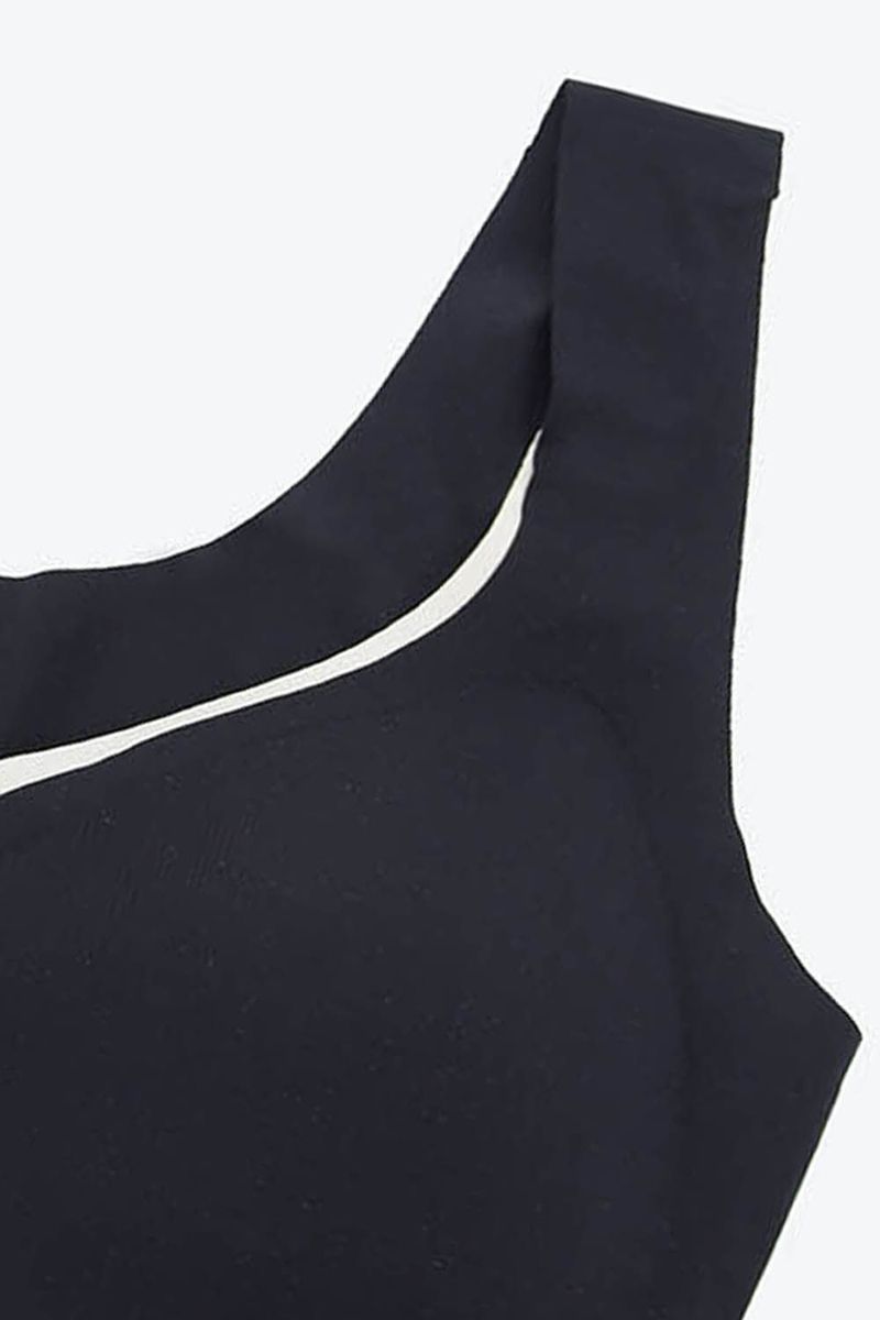 Top-Con-Escote-Triangular-Corte-Laser-En-Microfibra-Negro-Tm