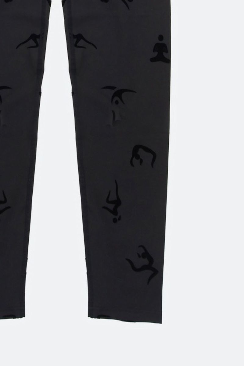 Pantalon-Largo-Deportivo-Confeccionado-En-Microfibra-Gris-Oscuro-Tm